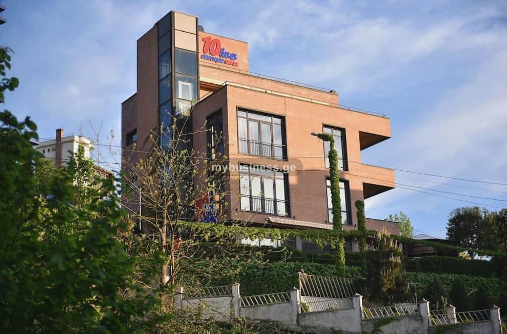 იყიდება სასტუმრო ბათუმში