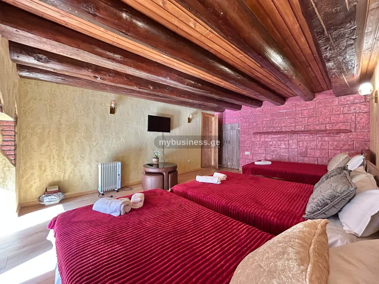 იყიდება სასტუმრო თბილისში (8/10)