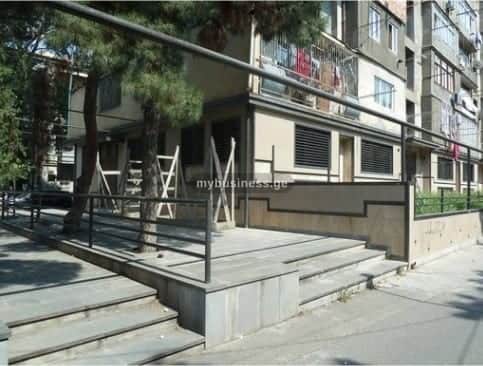 იყიდება კომერციული ფართი თბილისში (10/11)