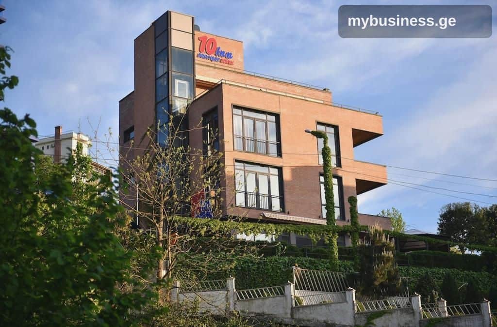 იყიდება სასტუმრო ბათუმში